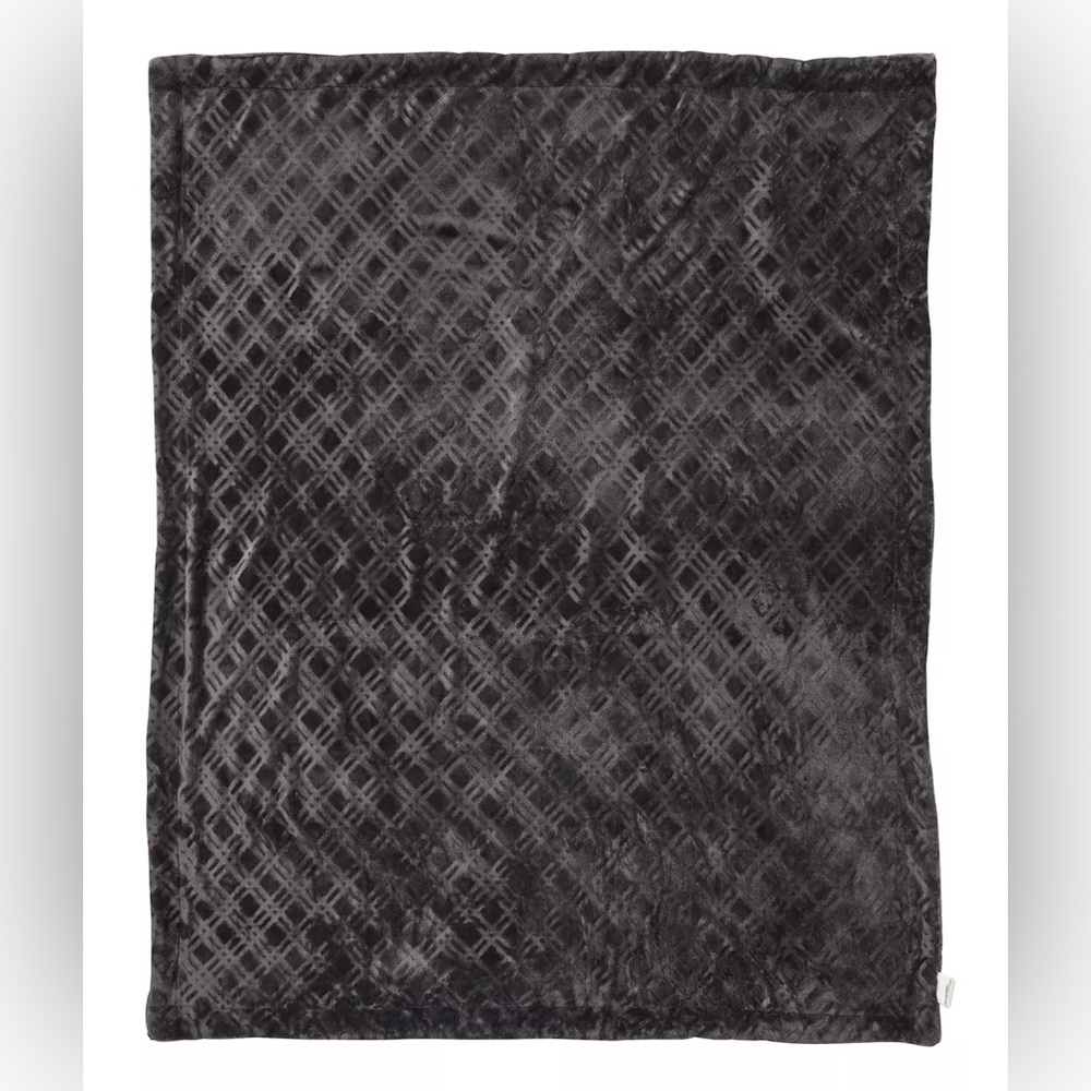 Northeast Outfitters Cozy Cabin Textured Diamonds Blanket, Grey—NWT - Picture 2 of 3